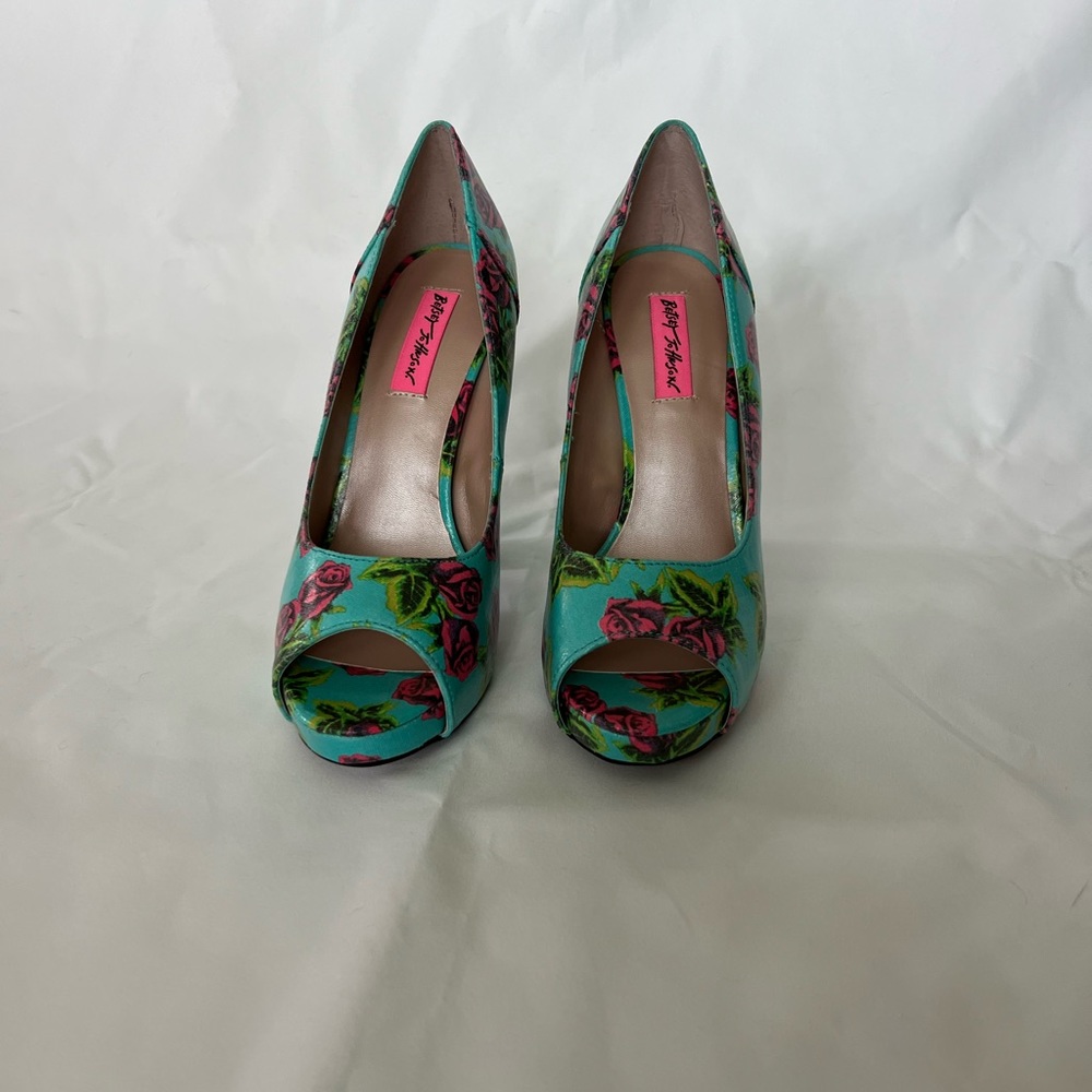 Betsey Johnson heels - Picture 3 of 4